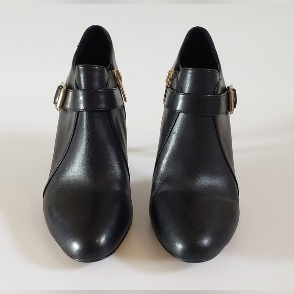 Vince Camuto Vonilesa Women's Black Leather Boot With Gold Buckle Size 8 - Picture 2 of 11